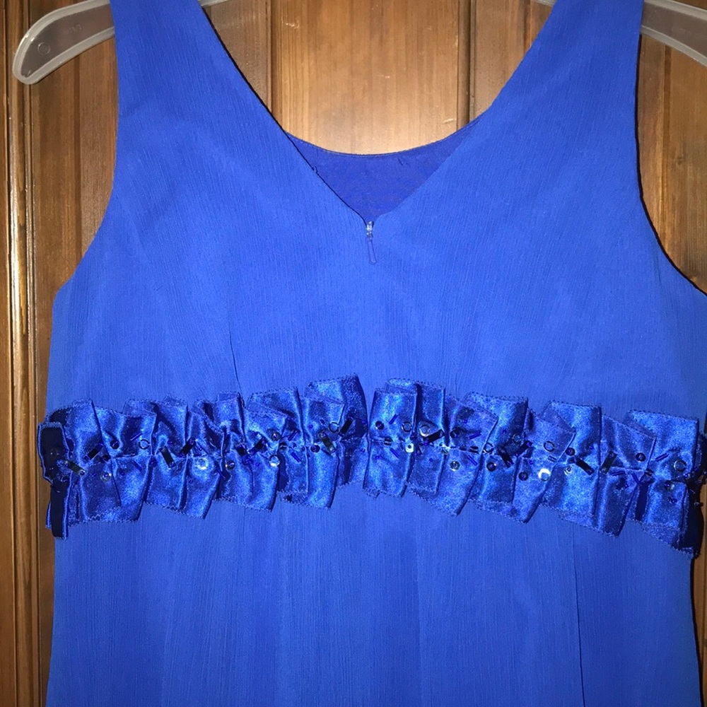 Blue dress 👗 - Picture 4 of 5
